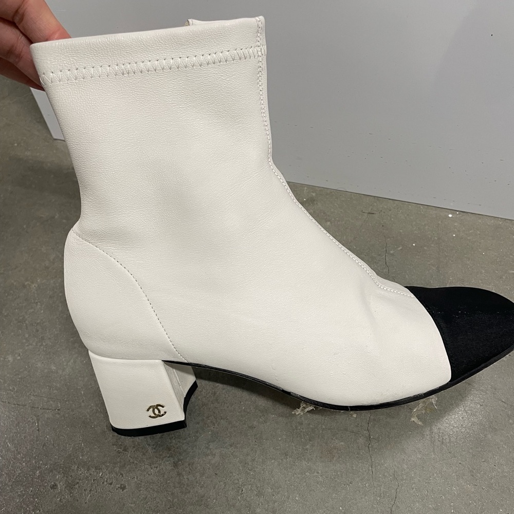 Chanel Lambskin Boots EU40 size US8.5 - Picture 2 of 5